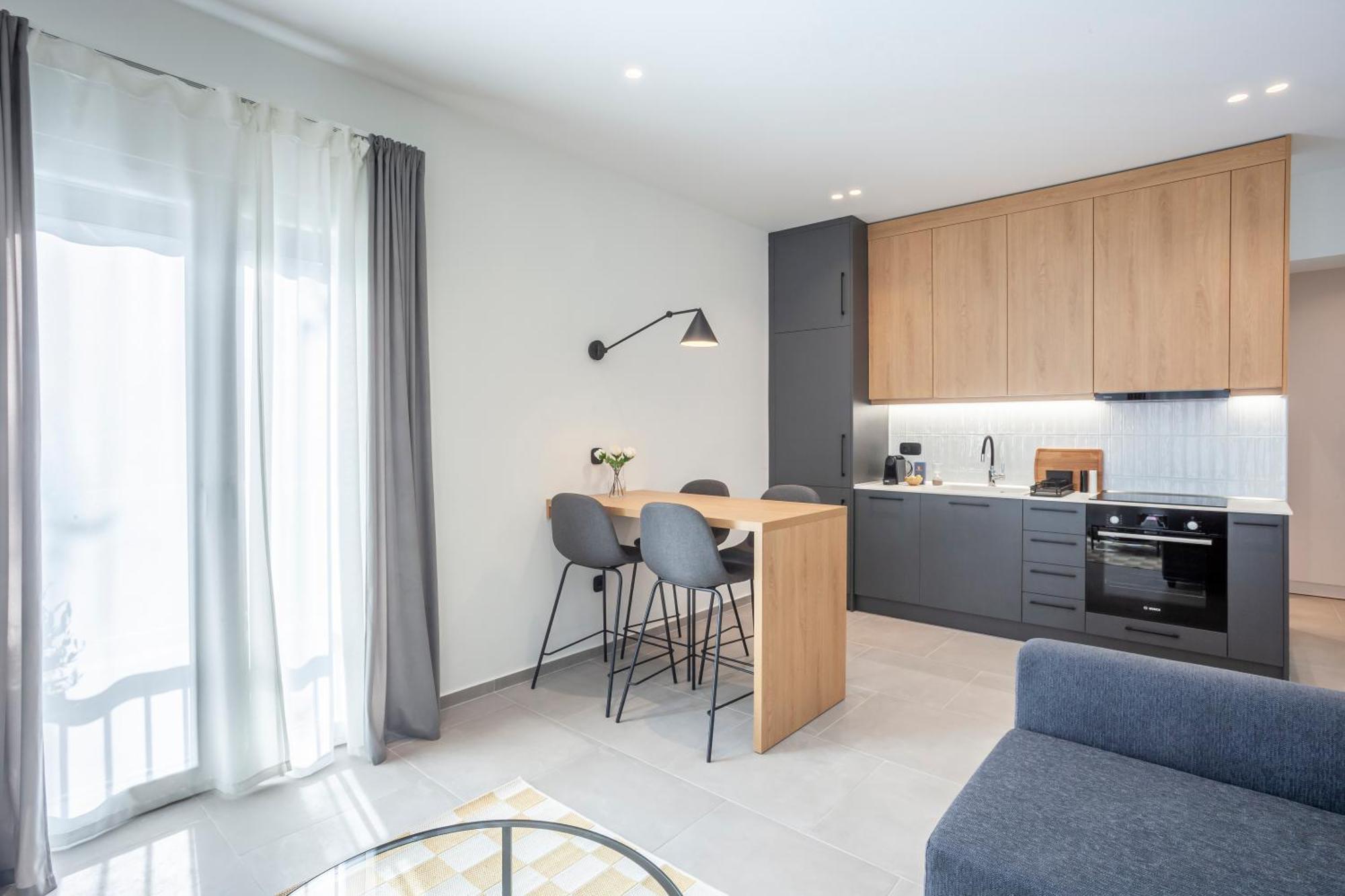 Mazi Rooms Charilaou 2,3 테살로니키 외부 사진